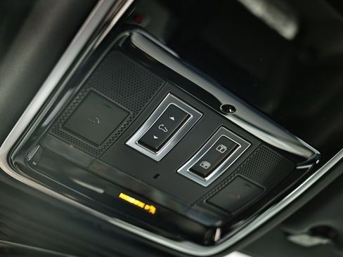 New 2026 Land Rover Range Rover Velar Dynamic SE image 50