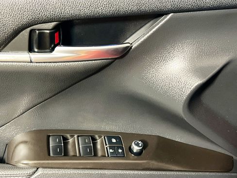 Used 2022 Toyota Camry XSE image 16