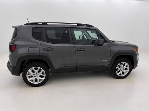 Used 2018 Jeep Renegade Latitude w/ Cold Weather Group image 6