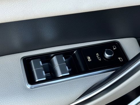 Used 2024 Jaguar XF R-Dynamic SE image 15