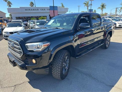 Used 2017 Toyota Tacoma TRD Sport w/ Tow Package image 11
