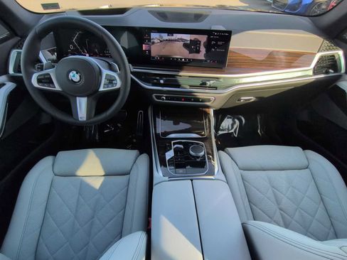 Used 2026 BMW X5 xDrive40i w/ M Sport Package image 16