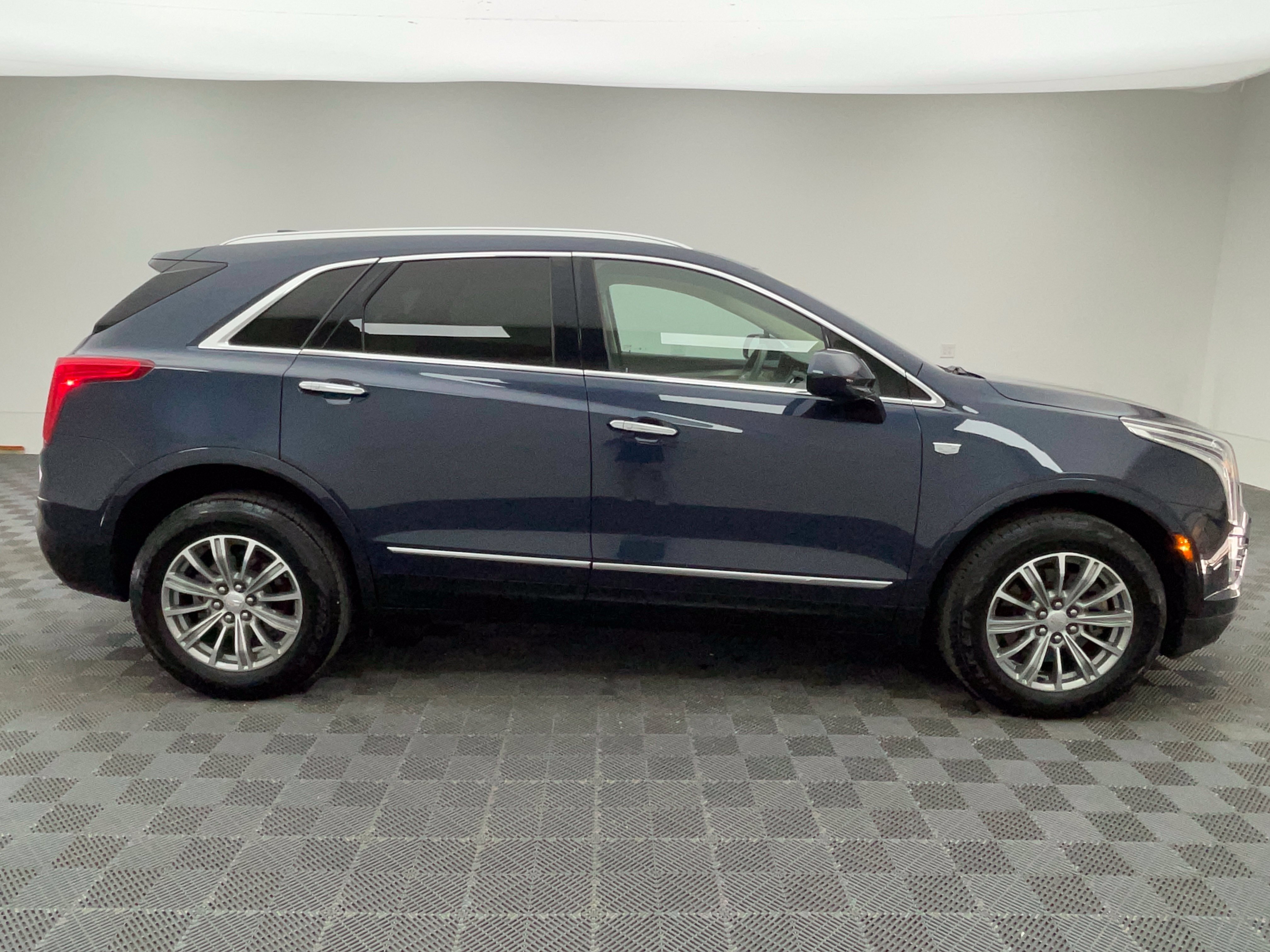 Used 2018 Cadillac XT5 Luxury FWD image 7