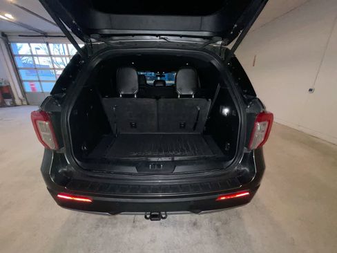 Used 2020 Ford Explorer XLT w/ Equipment Group 202A image 24