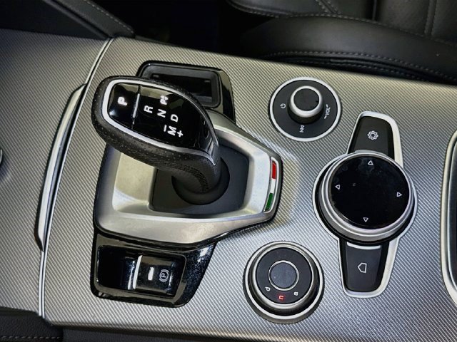Used 2023 Alfa Romeo Stelvio Veloce AWD/4WD image 19