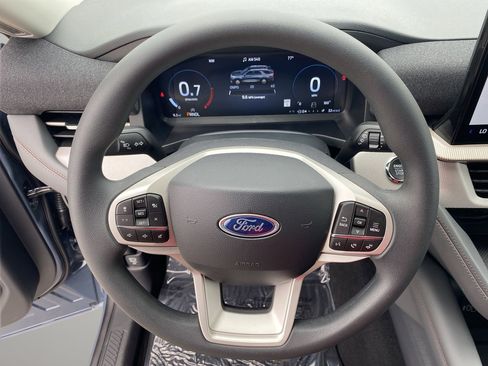 New 2026 Ford Explorer Active RWD image 28