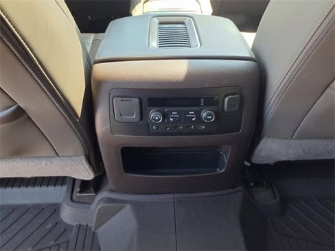 Used 2019 GMC Yukon XL Denali w/ Denali Ultimate Package image 16