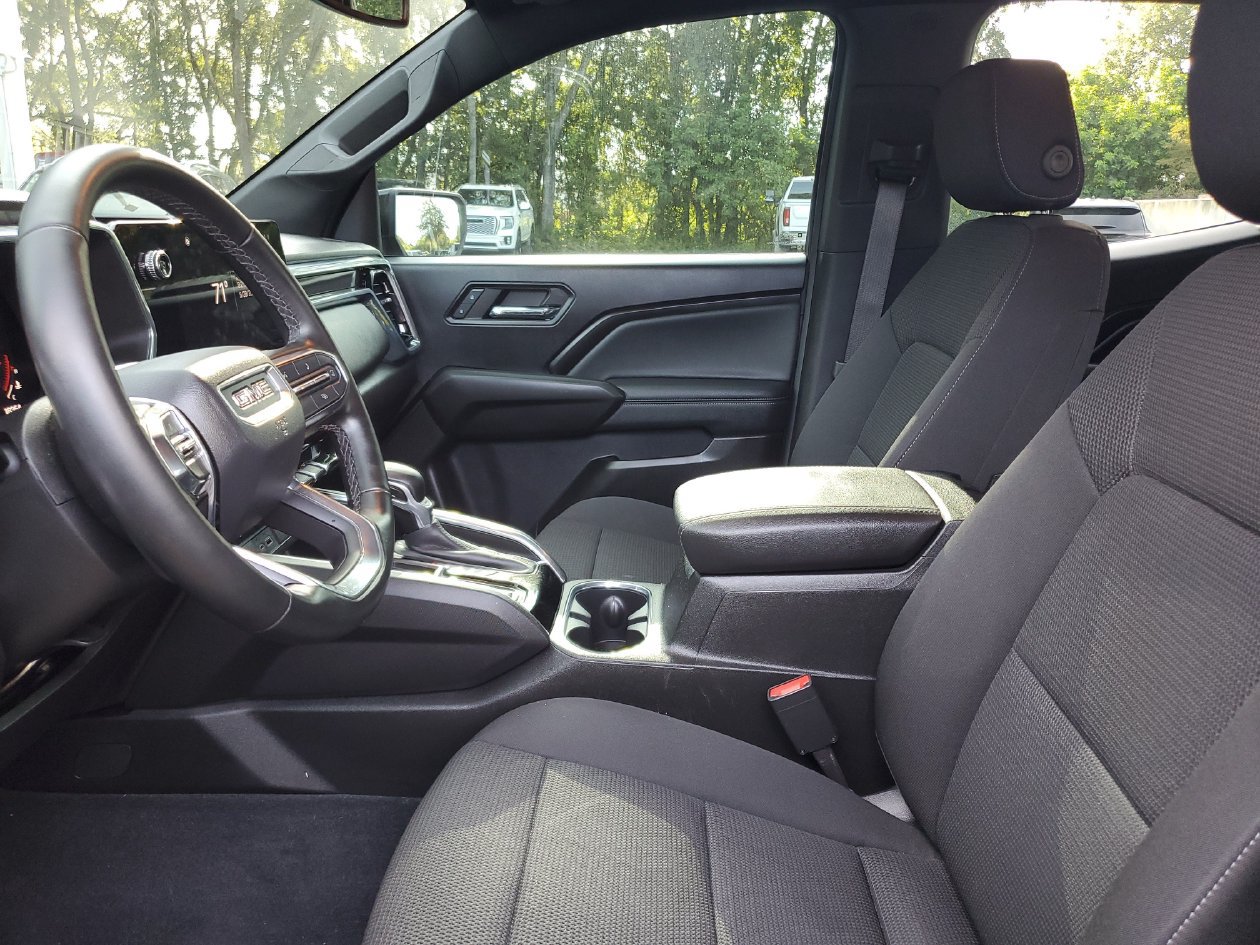Used 2024 GMC Canyon Elevation w/ Convenience Package RWD image 18