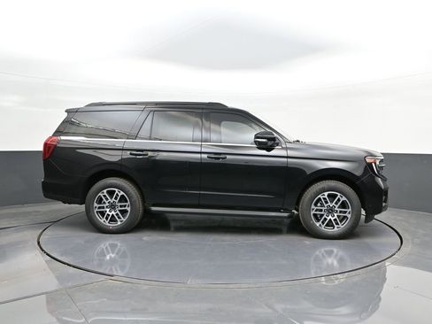 New 2025 Ford Expedition Active image 25