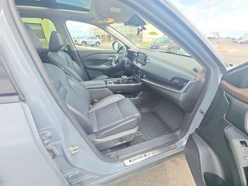 Used 2023 Nissan Rogue Platinum w/ Platinum Premium Package AWD/4WD image 33
