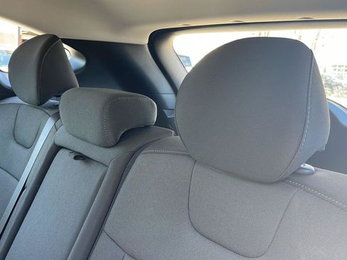 Used 2025 Hyundai Tucson SE AWD/4WD image 17