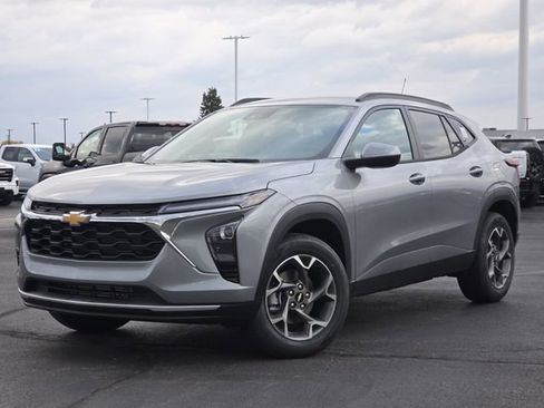 New 2026 Chevrolet Trax LT image 2
