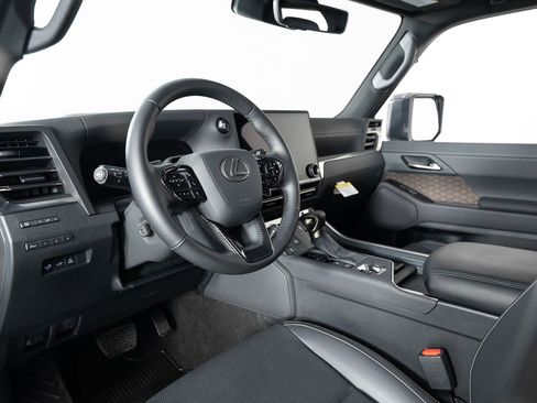 Used 2026 Lexus GX 550 w/ Accessory Package (2T) image 12