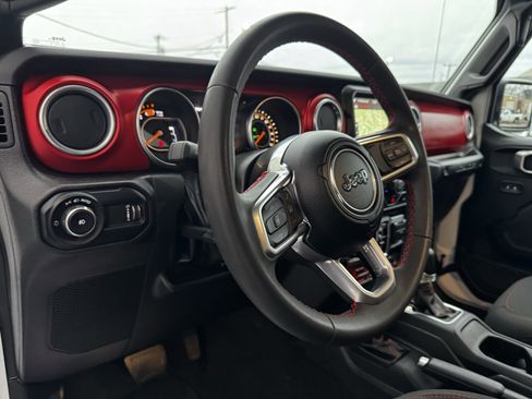 Used 2023 Jeep Wrangler Unlimited Rubicon image 18