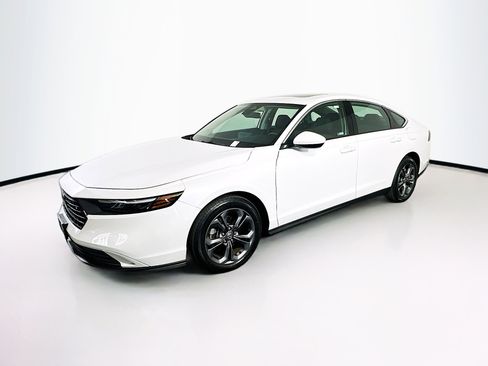 Used 2023 Honda Accord EX image 3