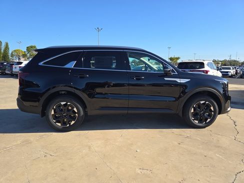 New 2026 Kia Sorento S AWD/4WD image 9