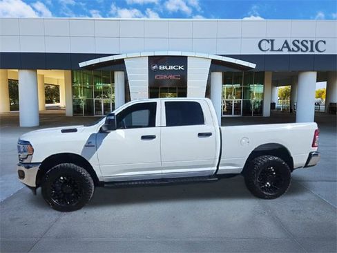 Used 2024 RAM 2500 Tradesman w/ Chrome Appearance Group image 4