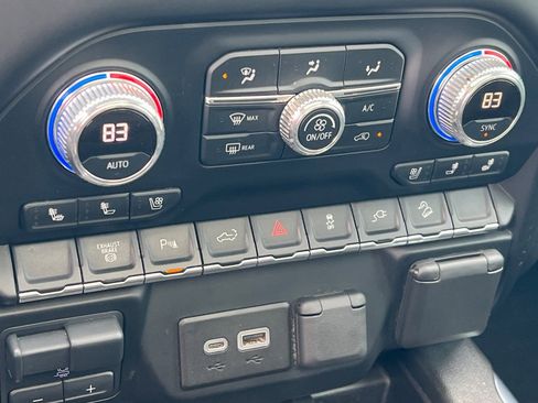 Used 2021 GMC Sierra 2500 SLT w/ SLT Premium Package image 17