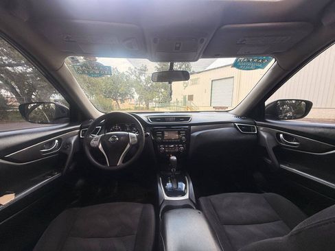 Used 2014 Nissan Rogue SV w/ SV Moonroof Package AWD/4WD image 15
