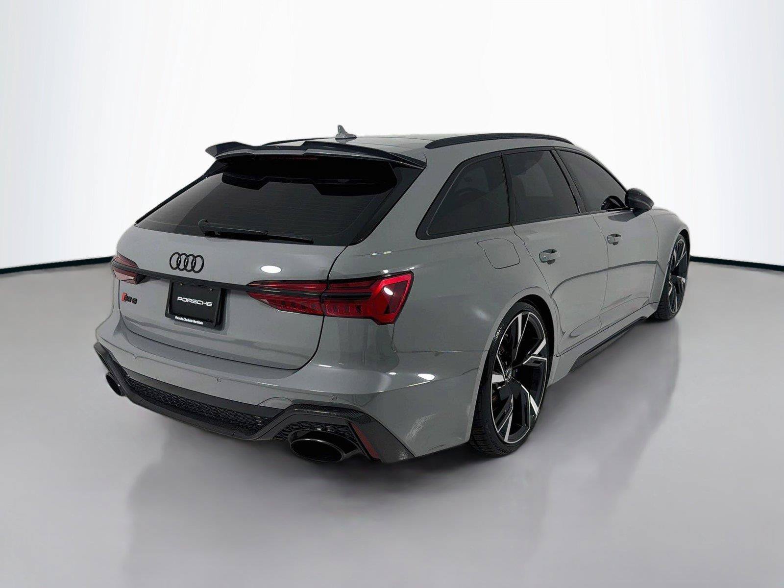 Used 2022 Audi RS 6 AWD/4WD image 32