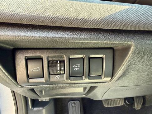 Used 2025 Subaru Outback Premium AWD/4WD image 35