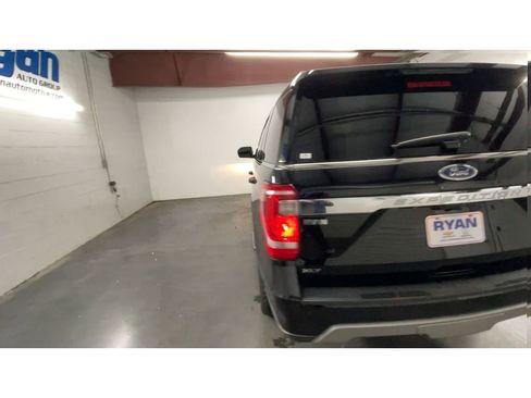 Used 2021 Ford Expedition XLT image 7