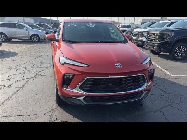 Certified 2024 Buick Encore GX Preferred w/ Comfort Package FWD image 3