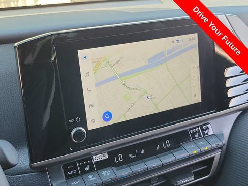 Used 2025 Toyota Camry SE w/ Convenience Package FWD image 10