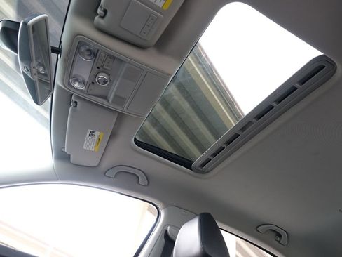 Used 2013 Volkswagen Passat TDI SEL Premium image 10