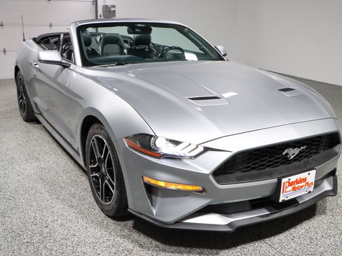 Used 2022 Ford Mustang Premium RWD image 5