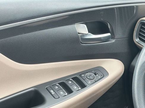 Used 2023 Hyundai Santa Fe SE FWD image 17