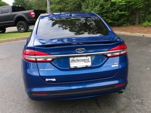 Used 2018 Ford Fusion SE w/ Equipment Group 201A FWD image 7