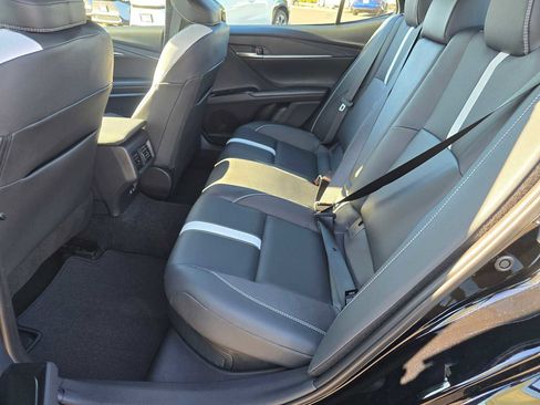 Used 2025 Toyota Camry SE image 20
