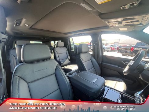 New 2025 GMC Yukon XL Denali w/ Denali Reserve Package image 15