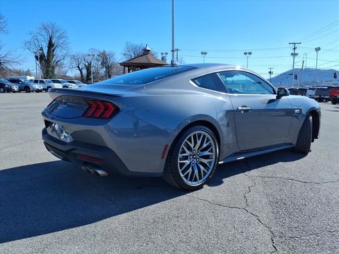 Used 2025 Ford Mustang GT Premium image 4