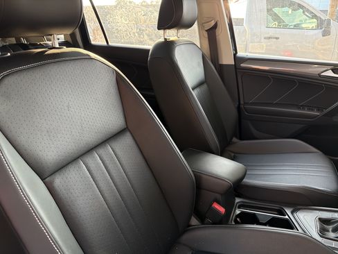 Used 2022 Volkswagen Tiguan SE FWD image 42