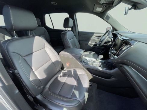 Used 2023 Chevrolet Traverse LT AWD/4WD image 23
