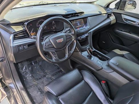 Used 2017 Cadillac XT5 Premium Luxury AWD/4WD image 10