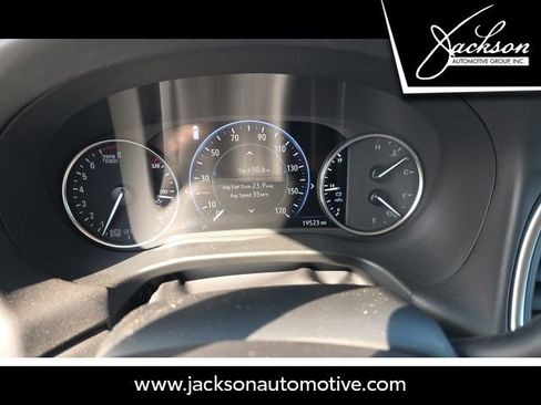 Used 2024 Buick Enclave Avenir image 1