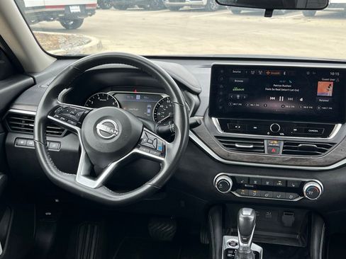 Used 2024 Nissan Altima 2.5 SV w/ SV Premium Package image 19