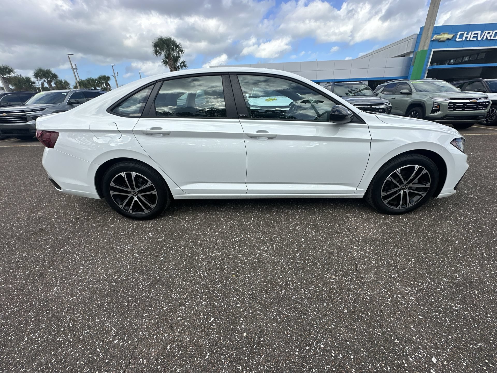 Used 2025 Volkswagen Jetta Sport FWD image 17