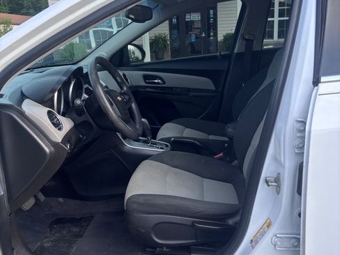 Used 2012 Chevrolet Cruze LS w/ Connectivity Package FWD image 9