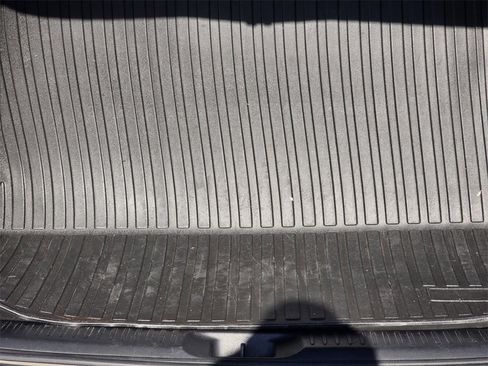 Used 2017 Toyota Highlander Limited Platinum image 24