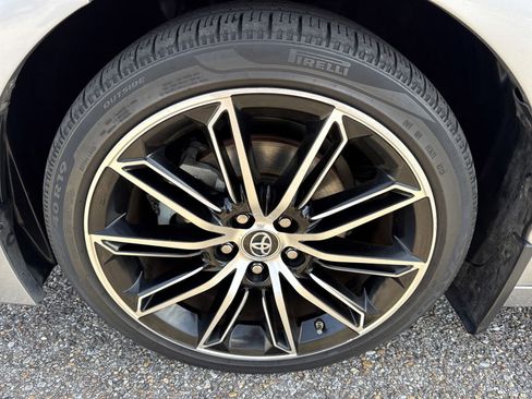 Used 2019 Toyota Avalon Touring w/ Advanced Safety Package FWD image 10