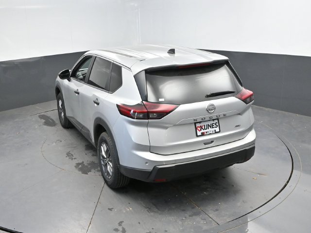 Used 2024 Nissan Rogue S AWD/4WD image 43