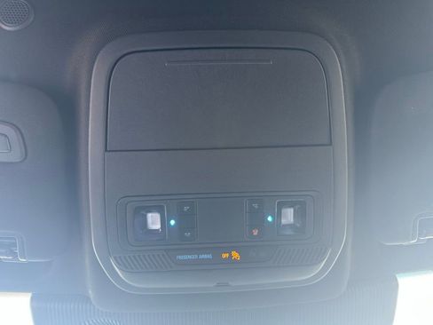 Used 2025 Ford Explorer ST-Line image 37