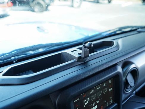 Used 2021 Jeep Wrangler Sport S image 27