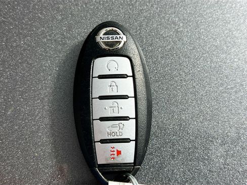 Used 2018 Nissan Rogue SV image 33