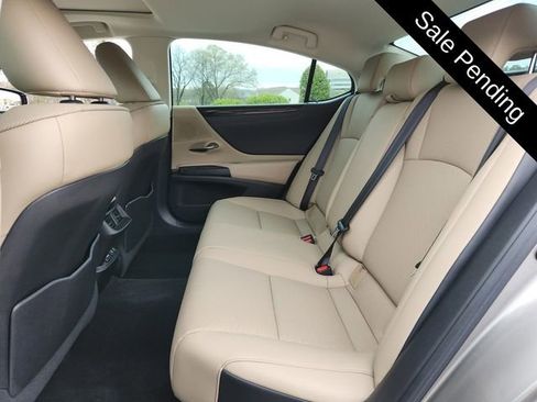 Used 2020 Lexus ES 350 w/ Premium Package image 12