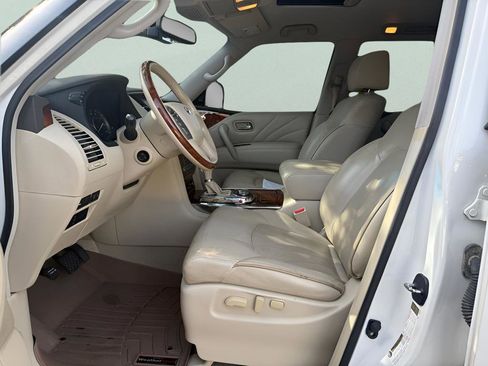 Used 2016 INFINITI QX80 4WD w/ Deluxe Technology Package image 6